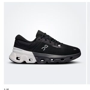 ON Cloudflyer running shoes, new in box.